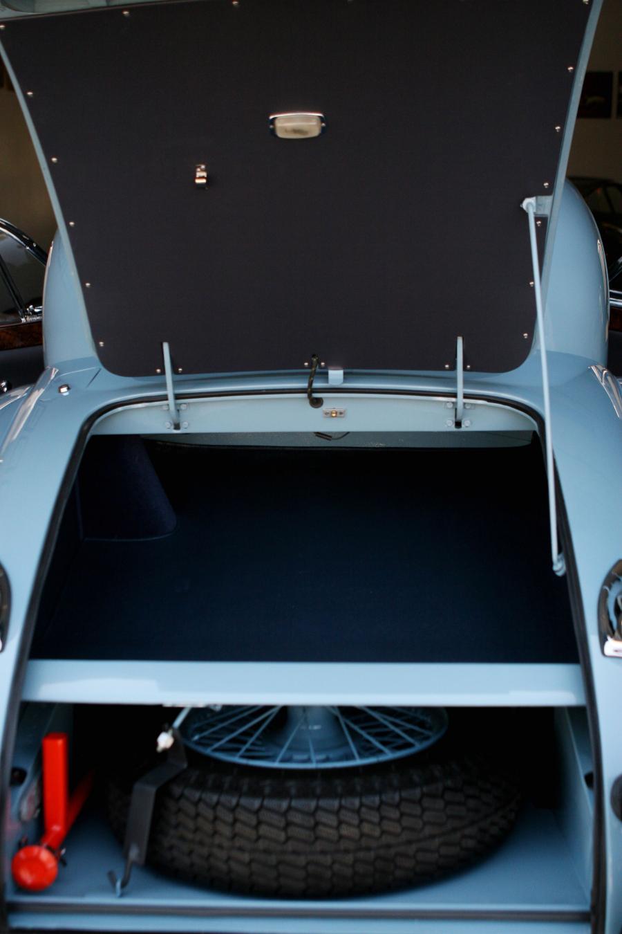  Jaguar XK120 Fixed Head Coupe 1953 года  (фото 5 из 18)